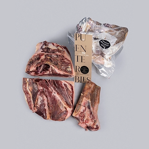 100% SPALLA IBERICA ALIMENTATA A GHIANDE (DISOSSATA) 100% SPALLA IBERICA ALIMENTATA A GHIANDE (DISOSSATA)